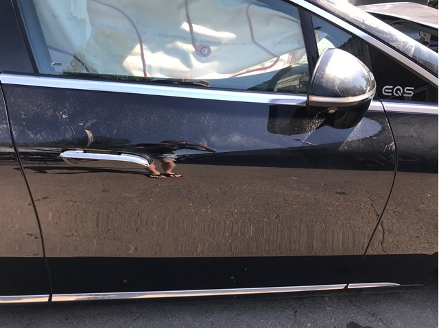 Скло передньої правої двері A2977252600 MERCEDES