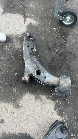 Правий важіль передній нижній підвіски TM5234300A MAZDA
