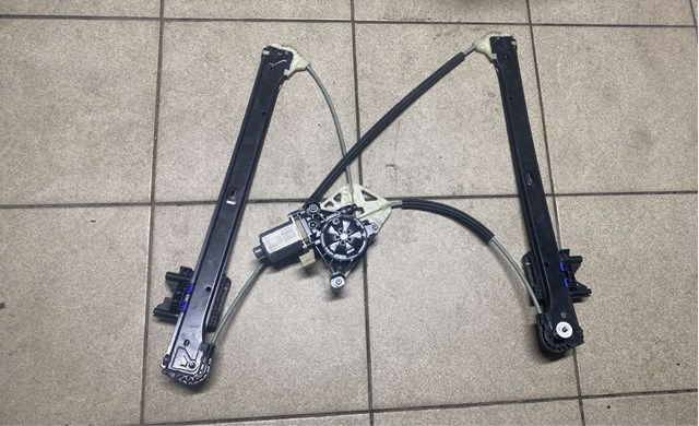 Механізм склопідйомника двері задньої, правої 4M0839462A VAG