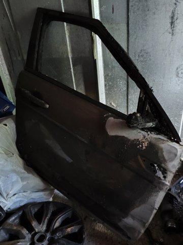 Пасажирські передні двері LR028552 LAND ROVER