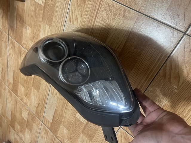 Основна фара в зборі ліва 92101F1010 HYUNDAI