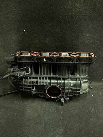 Колектор впускний 06L133201 VAG