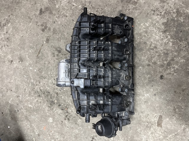 Колектор впускний 06L133201FA VAG