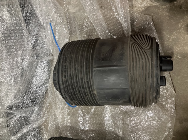 Пневморессора задня 4M0616002AJ VAG