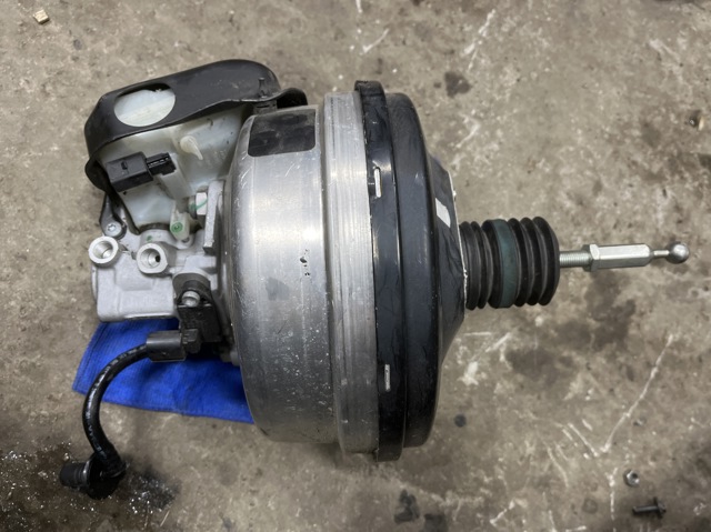 Підсилювач гальм вакуумний 8W0612103G VAG