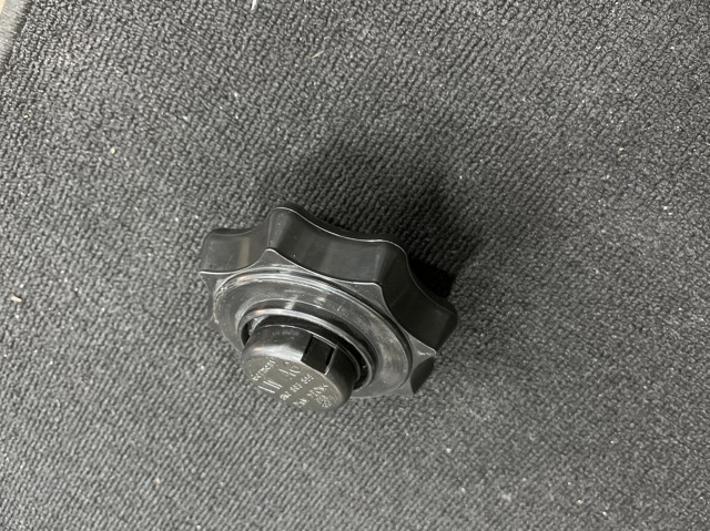 Болт кріплення запасного колеса 8W0803899 VAG