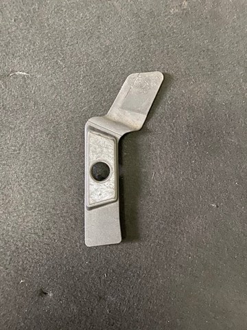 Заглушка жабо збоку 8W0823745 VAG