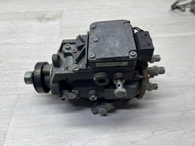 Насос паливний високого тиску 0470504016 BOSCH