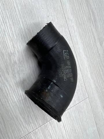 Патрубок повітряний, вихід з турбіни (наддув) 55352734 GM