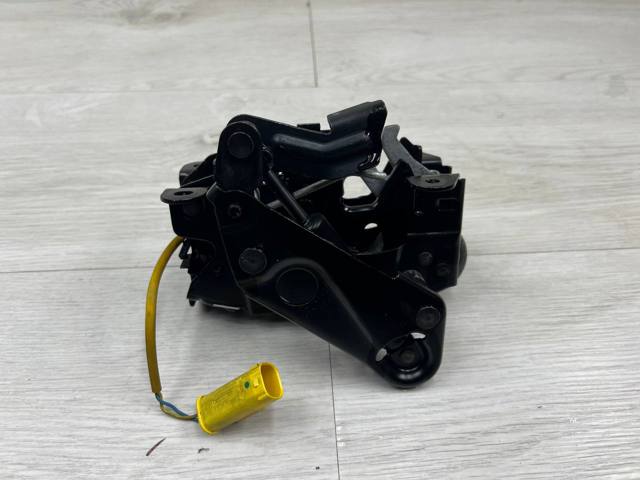 Замок капота, правий 7184442 BMW