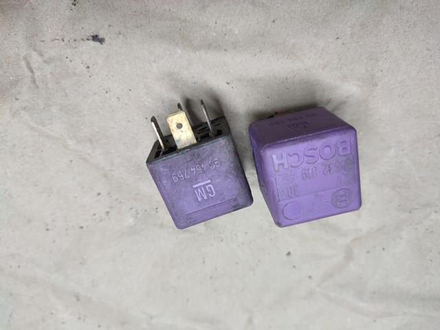 Реле паливного насоса 90464759 GM