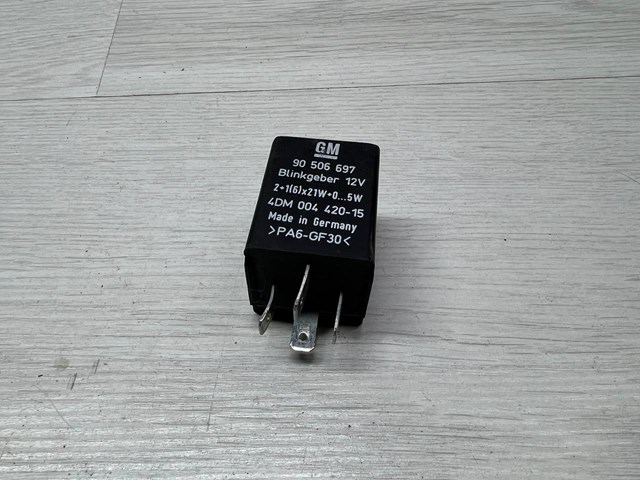 Реле 90506697 GM