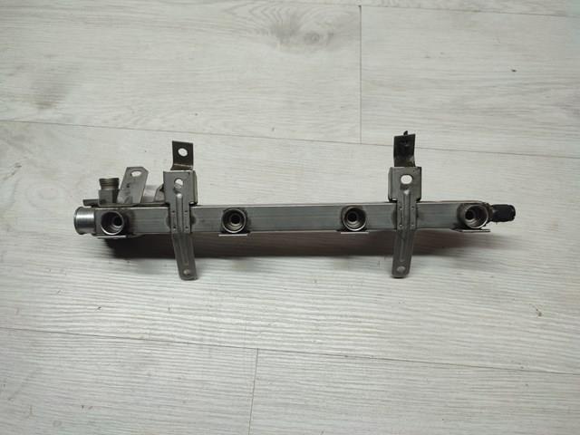 Паливна рампа 90573801 GM