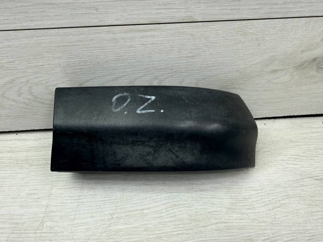 Накладка під задній ліхтар, правий 90597596 GM