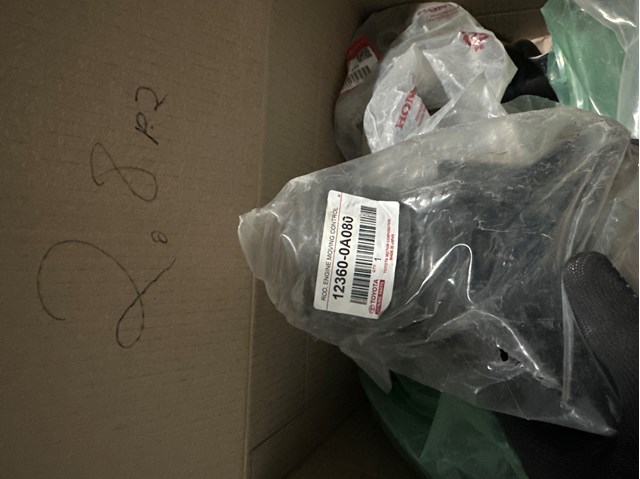 Подушка (опора) двигуна, передня 123600A080 TOYOTA