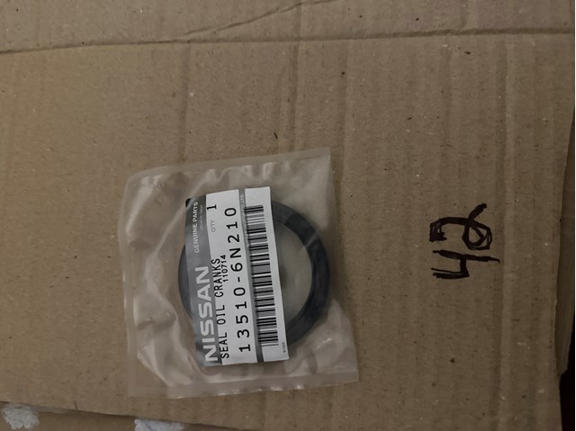 Сальник колінвала двигуна (передній) 135106N210 NISSAN