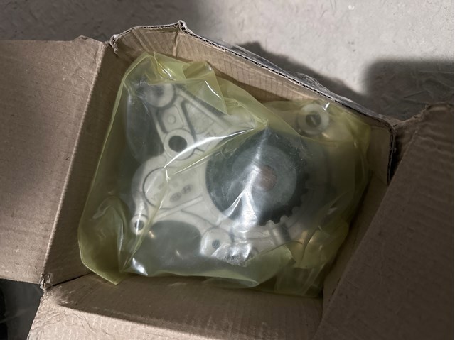 Насос системи охолодження 2510027900 HYUNDAI