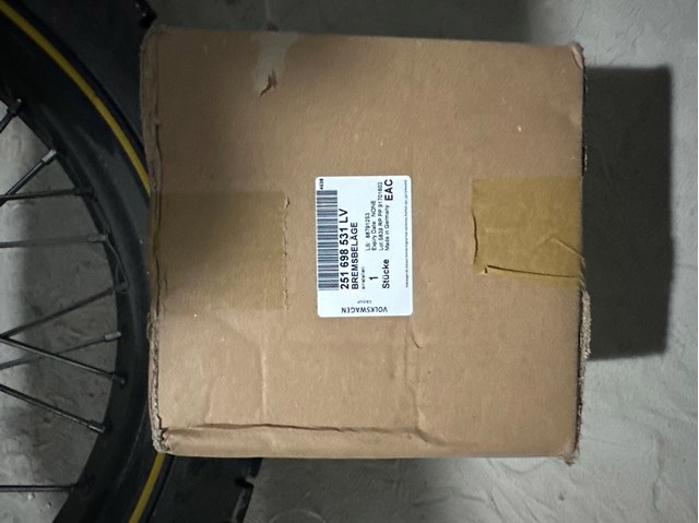 Колодки гальмові задні, барабанні 251698531LV VAG