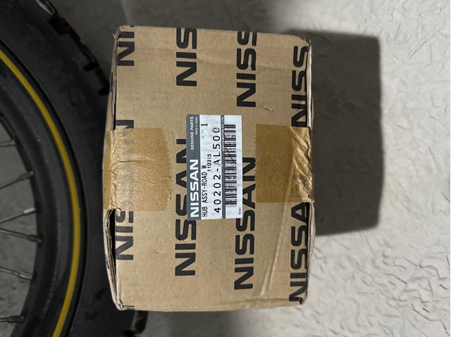 Маточини передніх коліс 40202AL500 NISSAN