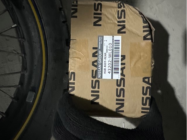 Маточини задніх коліс 43202WL010 NISSAN