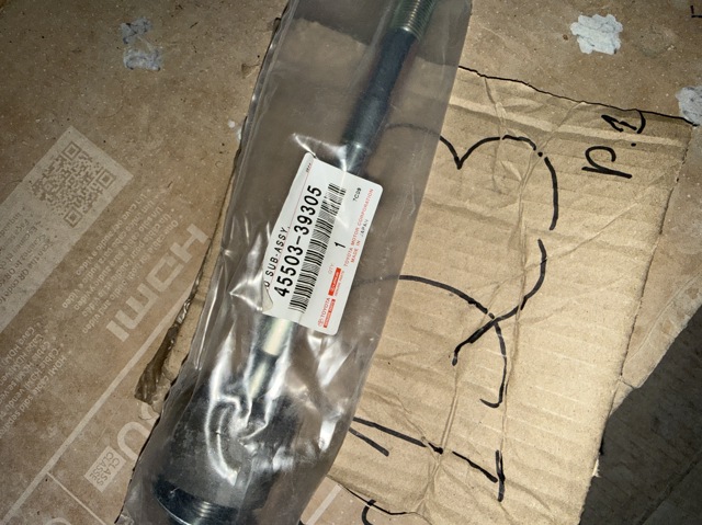 Тяга рульова поперечна 4550339305 TOYOTA