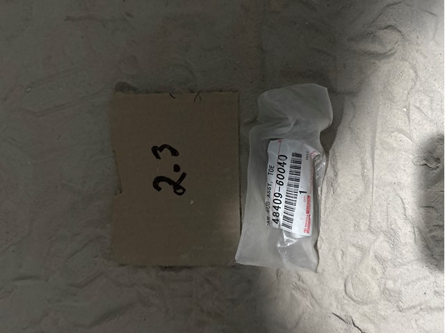 Болт переднього важеля, нижнього 4840960040 TOYOTA