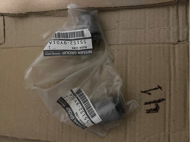 Сайлентблок заднього кулака 551529Y01A NISSAN