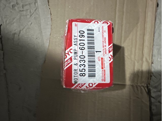 Насос електроомивача 8533060190 TOYOTA