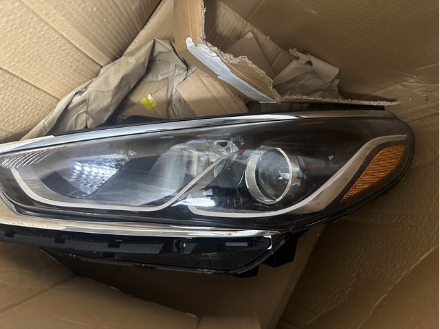 Блок фара ліва 92101C1500 КИТАЙ