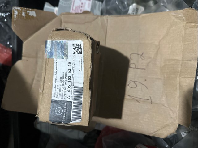 Датчик температури палива A0051536328 MERCEDES