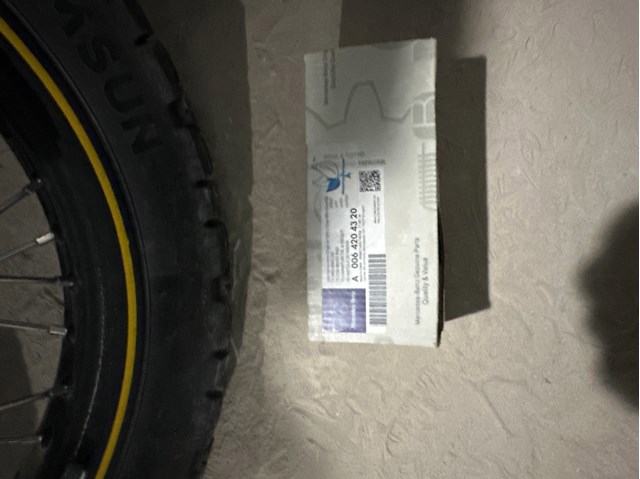 Гальмівні колодки A0064204320 MERCEDES