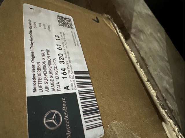 Стійка передня A1643206013 MERCEDES