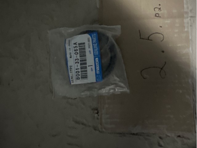 Сальник передньої маточини, внутрішній B00133065A MAZDA