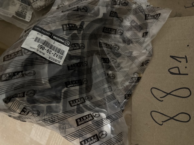 Права подушка мотора BEA239060 MAZDA