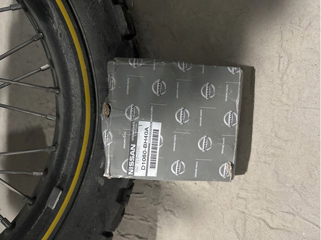 Передні гальмівні колодки D1060BH40A NISSAN