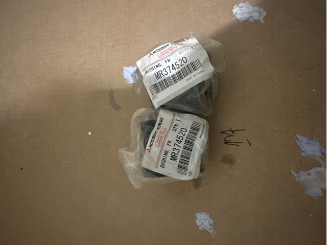 Опора стабілізатора MR374520 MITSUBISHI
