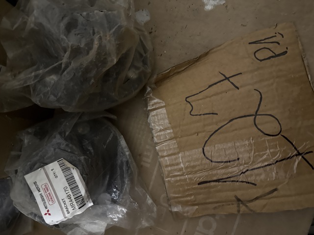 Опора стійки амортизатора переднього MR448170 MITSUBISHI