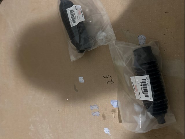 Пильник рульової MR491361 MITSUBISHI