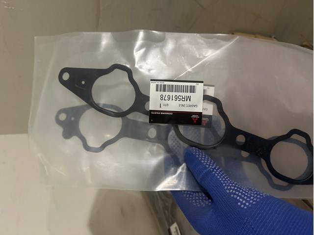 Прокладка впускного колектора, нижня MR561678 CHRYSLER