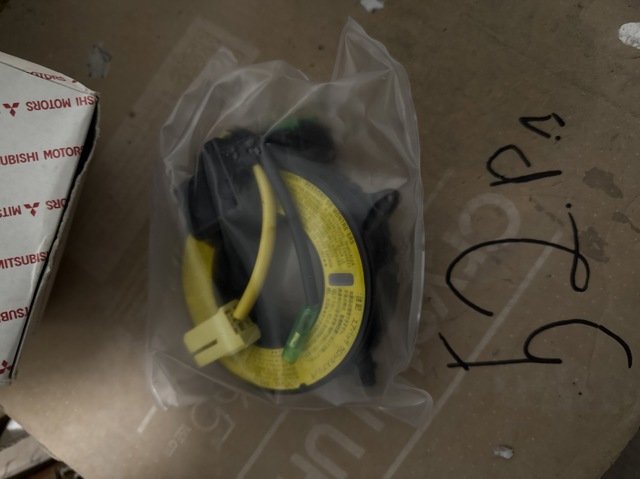 Кільце AIRBAG контактне MR583930 MITSUBISHI