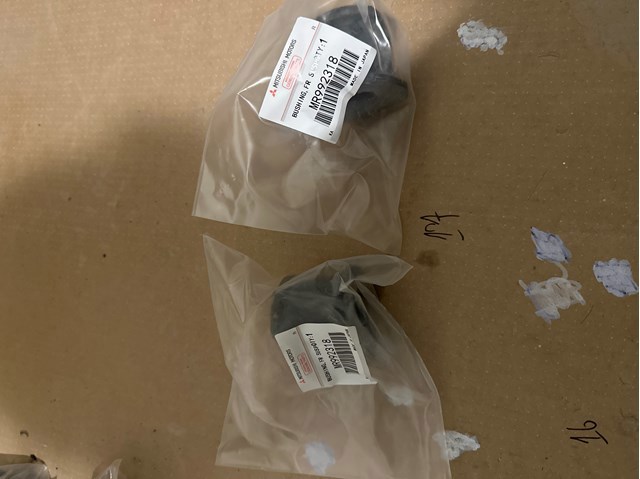 Опора стабілізатора MR992318 MITSUBISHI