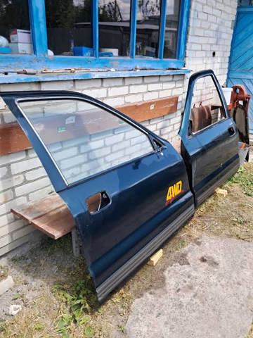 Дверка передня права 0K02958020 HYUNDAI