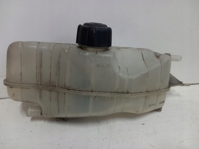 Бачок розширювальний 21711AX600 NISSAN
