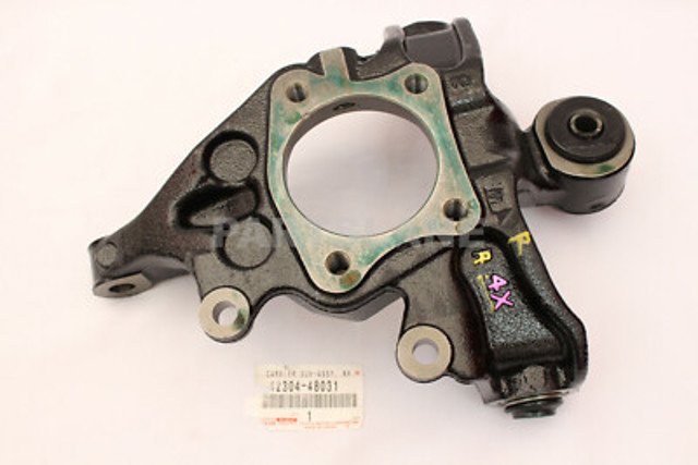 Цапфа - поворотний кулак задній, правий 4230448031 TOYOTA