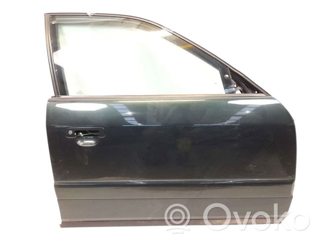 Дверка передня права 4A0831052 VAG