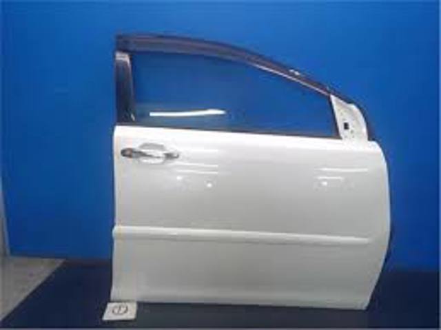 Пасажирські передні двері 6700148060 TOYOTA