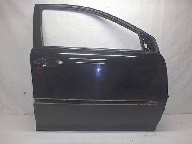 Пасажирські передні двері 6700148060 TOYOTA