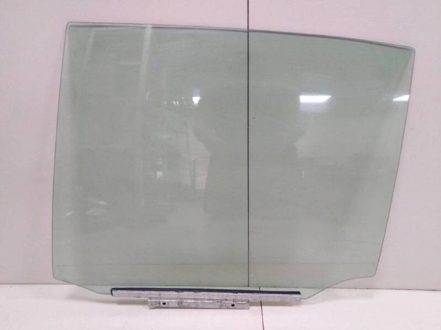 Скло задніх дверей, лівих 6810448110 TOYOTA