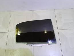 Скло заднє праве 6811333150 TOYOTA