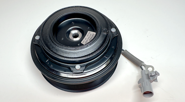Привід компресора системи опалення 8841033150 TOYOTA